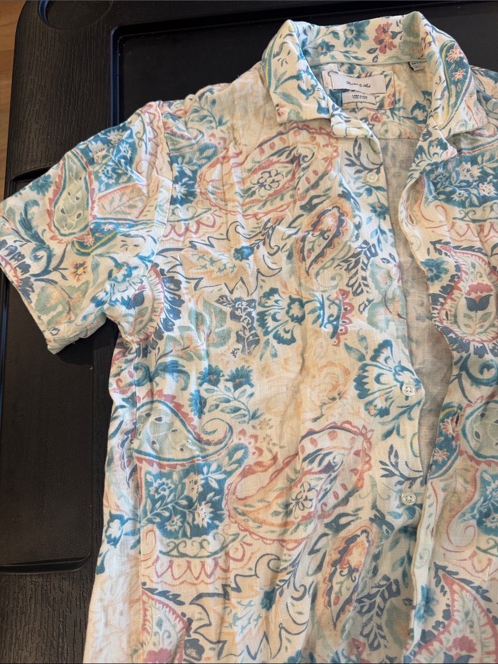 Casual Short-Sleeve Button-Down Shirt in Cream with Blue & Coral Paisley